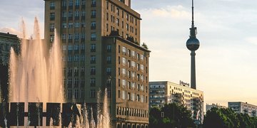 Stadtansicht Berlin Strausberger Platz und Fernsehturm