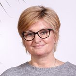 Porträtfoto Corinna Schaun-Schmitt, Pflege Oberberg Parkklinik Wiesbaden Schlangenbad