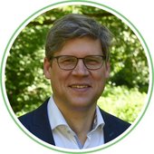 Prof. Dr. Thomas Ehring Prof. Dr. Thomas Ehring Lehrstuhlinhaber Klinische Psychologie und Psychotherapie, Fakultät Psychologie u. Pädagogik - Dept. Psychologie Ludwig-Maximilian-Universität München