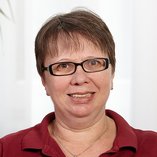 Porträtfoto Nadezda Loringel, Housekeeping Oberberg Parkklinik Wiesbaden Schlangenbad