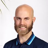 Porträtfoto Julian Sieben, Sporttherapie Oberberg Parkklinik Wiesbaden Schlangenbad