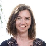 Porträtfoto Nadine Singer, Psychologische Psychotherapeutin Oberberg Parkklinik Wiesbaden Schlangenbad