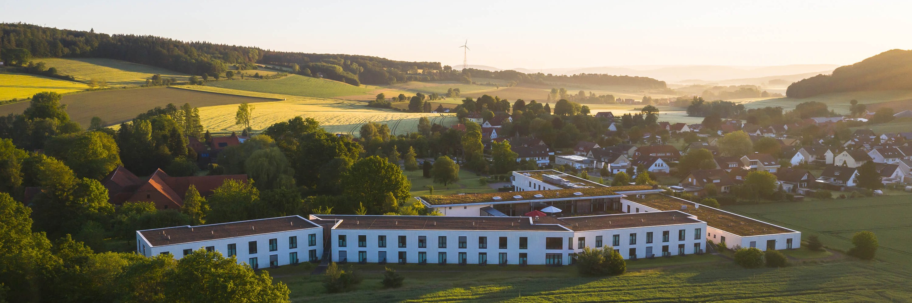 Luftaufnahme der Oberberg Fachklinik Weserbergland