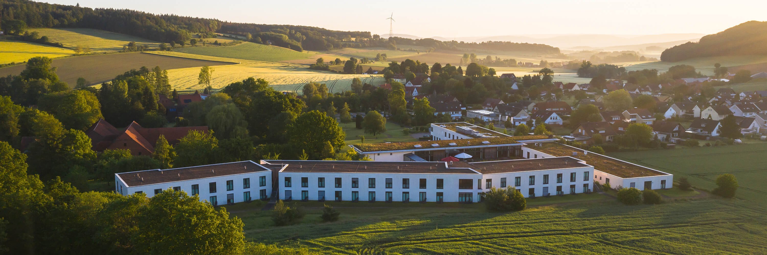 Luftaufnahme der Oberberg Fachklinik Weserbergland