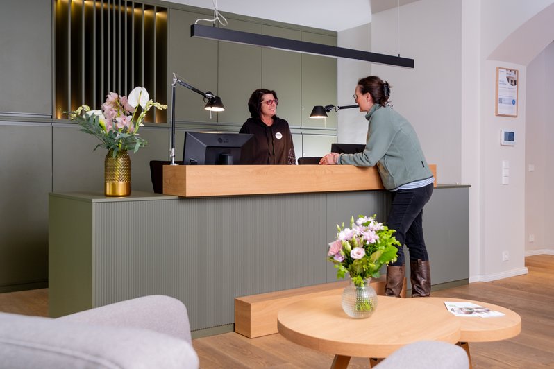 Empfangstresen der Oberberg Fachklinik Fasanenkiez