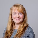 Portraitfoto Dr. med. Anna-Janina Mählmann