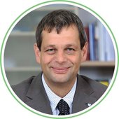 Prof. Dr. Dr. Tobias Banaschewski Prof. Dr. Dr. Tobias Banaschewski Ärztlicher Direktor Klinik für Psychiatrie und Psychotherapie des Kindes- und Jugendalters Zentralinstitut für Seelische Gesundheit Mannheim/Universität Heidelberg