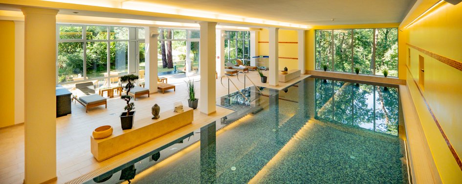 Poolbereich der Klinik