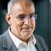Porträtfoto Dr. med. Ahmad Bransi, Ärztlicher Direktor der Oberberg Fachklinik Weserbergland