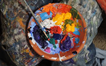 Asperger-Syndrom: die milde Form von Autismus Artikel Asperger: Pinsel mit Farbpalette