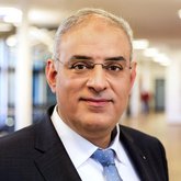 Porträtfoto Dr. med. Ahmad Bransi, Chefarzt der Oberberg Fachklinik Weserbergland
