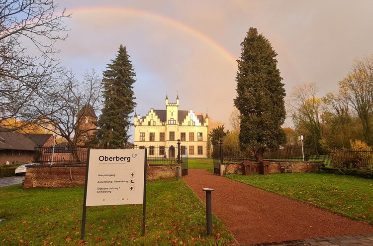 Das Wasserschlösschen unter einem Regenbogen
