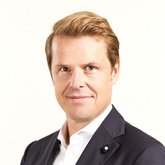 Portraitfoto Chefarzt Oberberg Tagesklinik München Bogenhausen